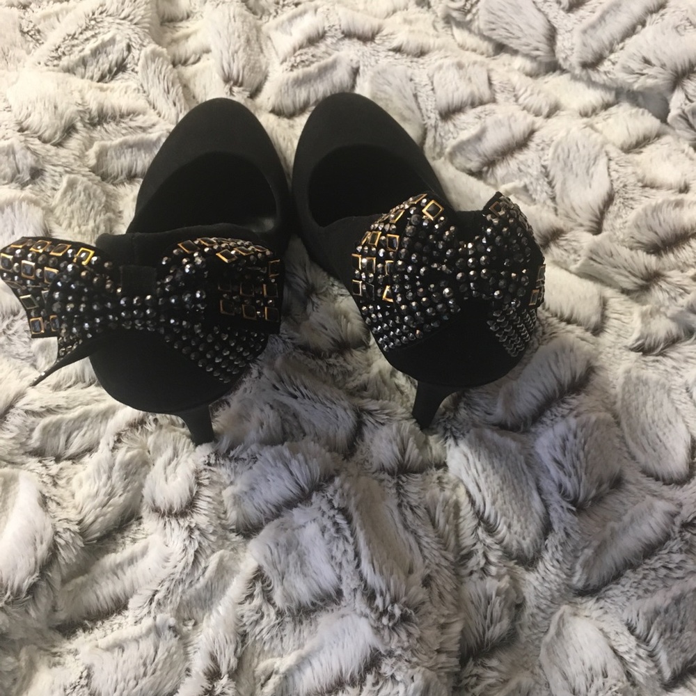 Heels  - Picture 2 of 2